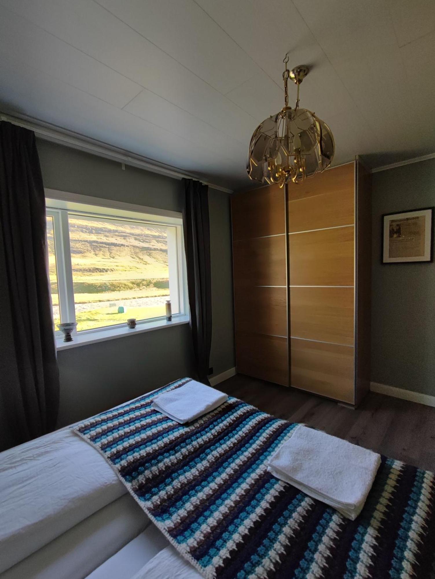 Appartement Holl à Obyggthasetur Extérieur photo